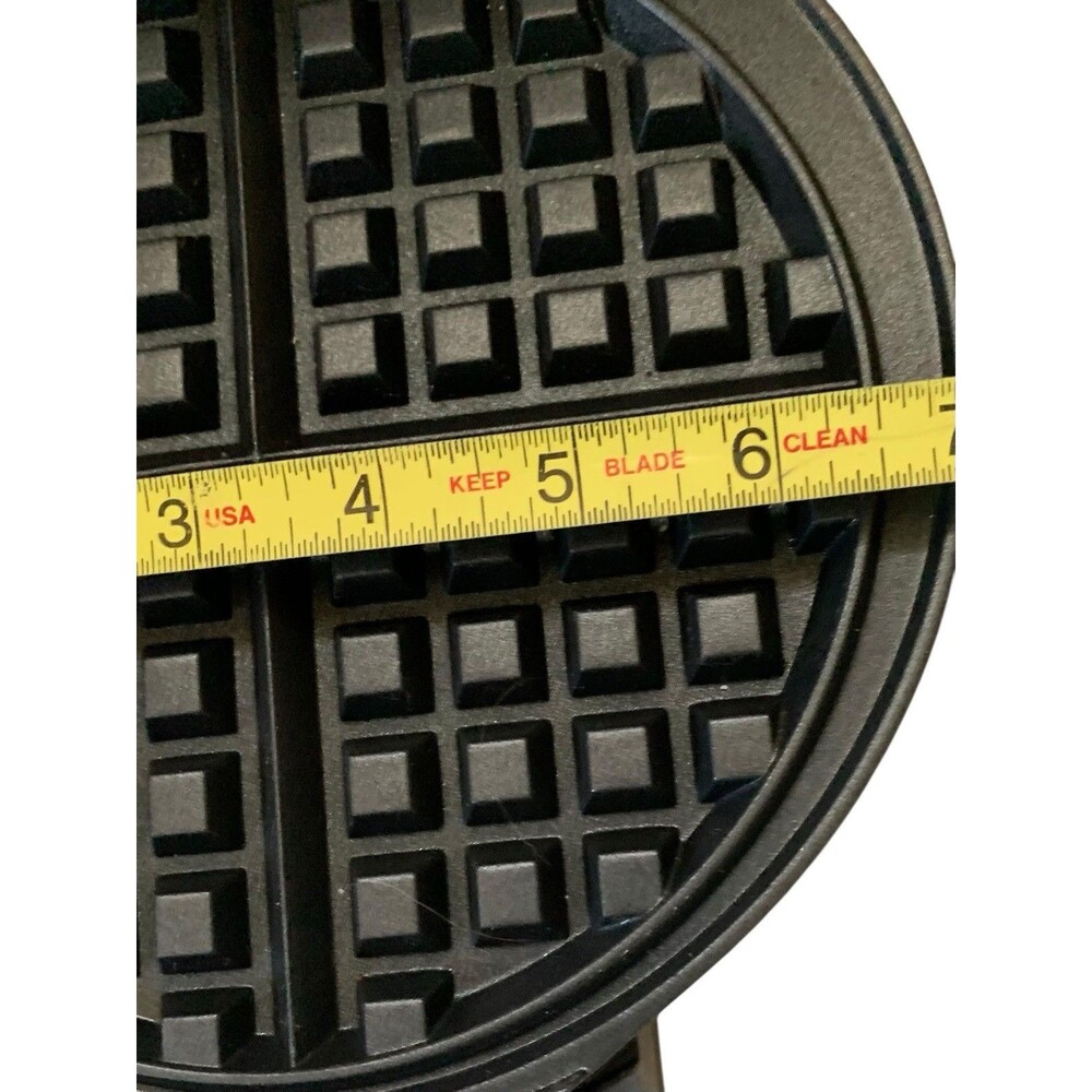 Cuisinart WMR-CA 5-Setting Browning Control Round Non-Stick Waffle Maker - Picture 8 of 9